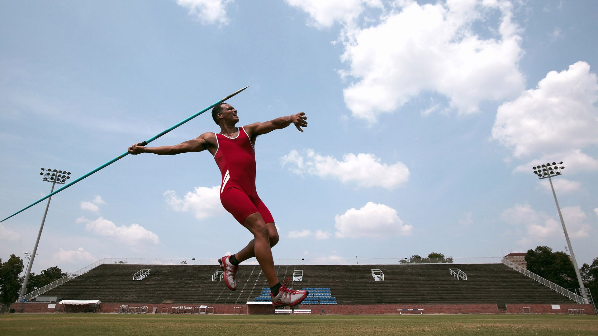 新闻中心计划启动高层管理结构调整，拓展国际化战略格局