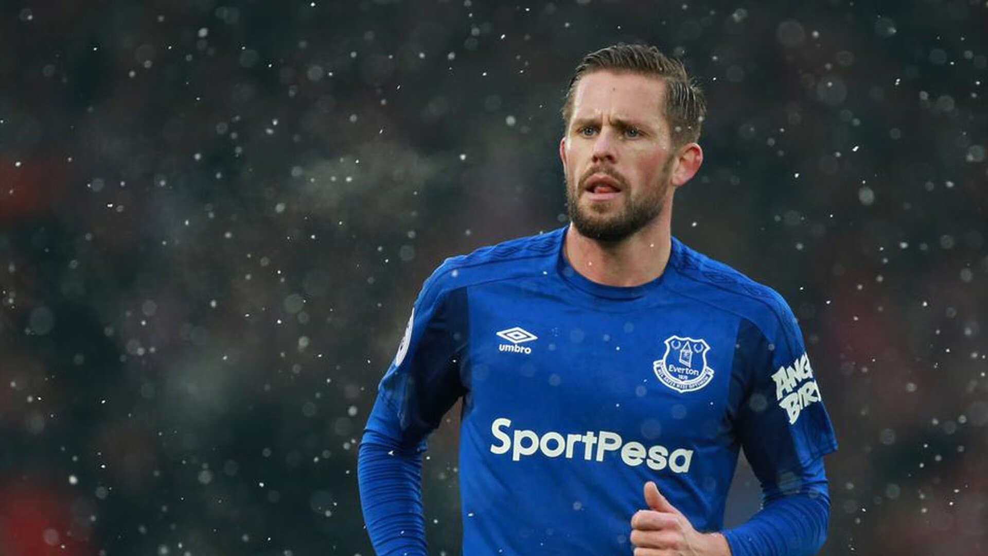 杨鸣狂送签名，辽宁启程鞍山热身赛，李晓旭赵继伟悉数随队，杨鸣辽宁队比赛结果